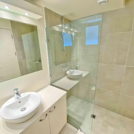 Paleopetres K-six - Premium - - Casa de Férias Kalámi